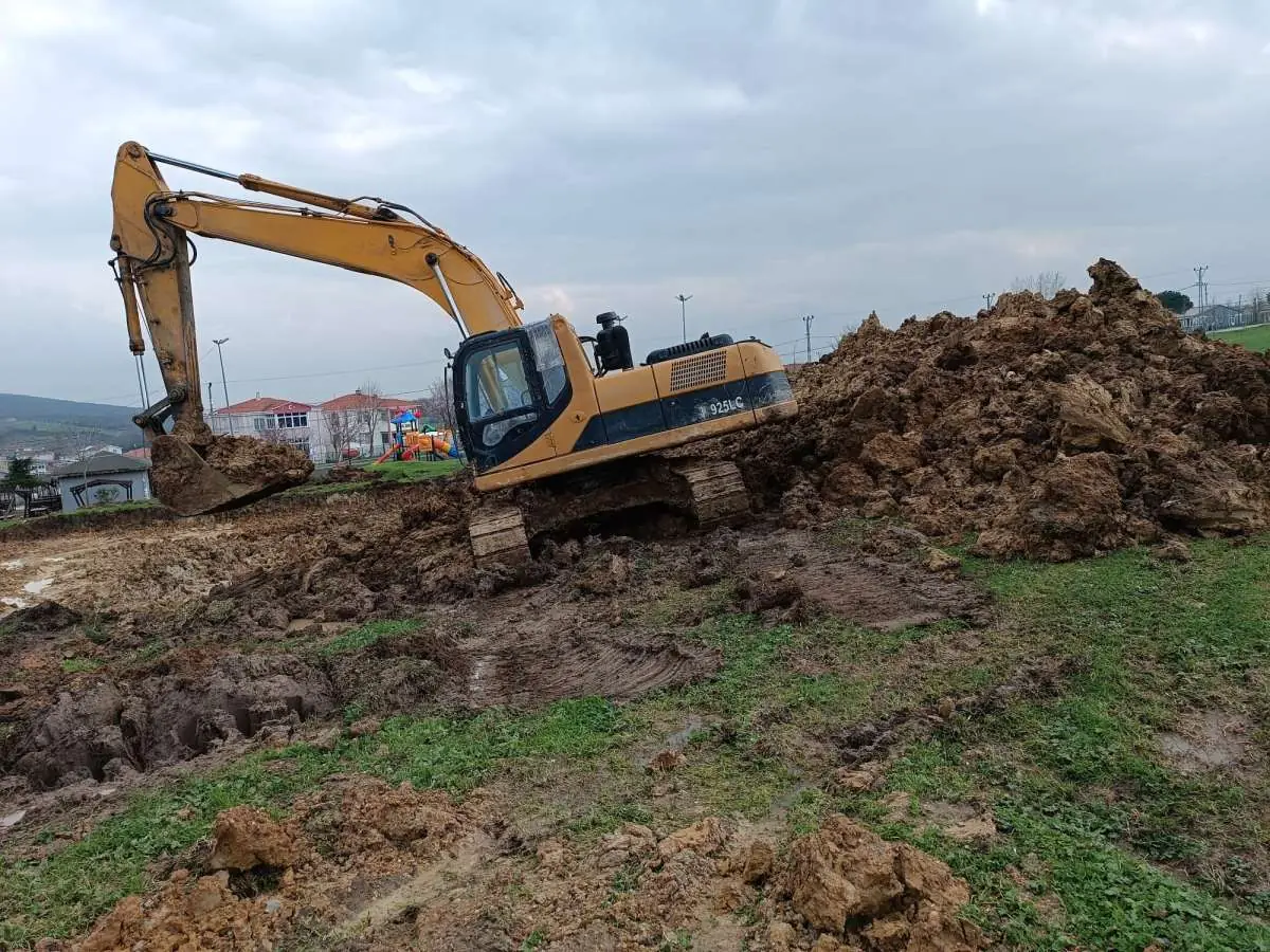 Avrupa Yakası Hafriyat - Kırıcılı Ekskavatör Çalışması - Beton Kırımı - İstanbul Avrupa Yakası